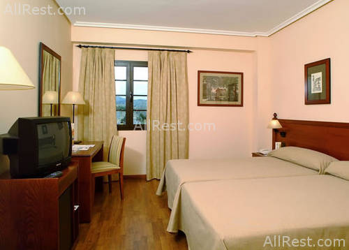 Tryp Comendador 6